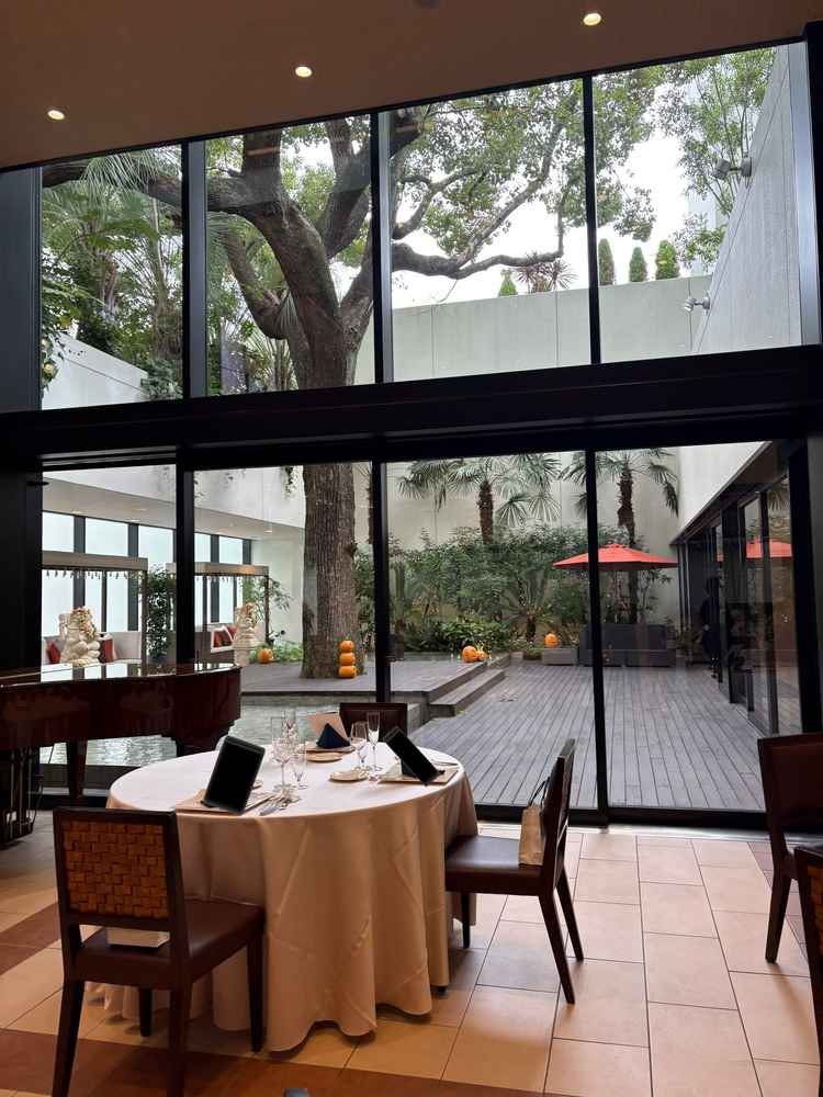 3つの披露宴会場がありますが、どの会場を選んでもガーデンがありました。外に出ることも可能です。