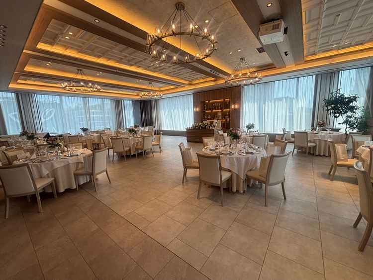 会食場は自然光が入ることで、自然な明るさがあり雰囲気が良かったです。