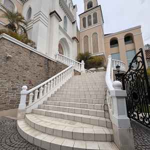 曇りの時に行きました。それでも、大階段のインパクトは素晴らしかったです。