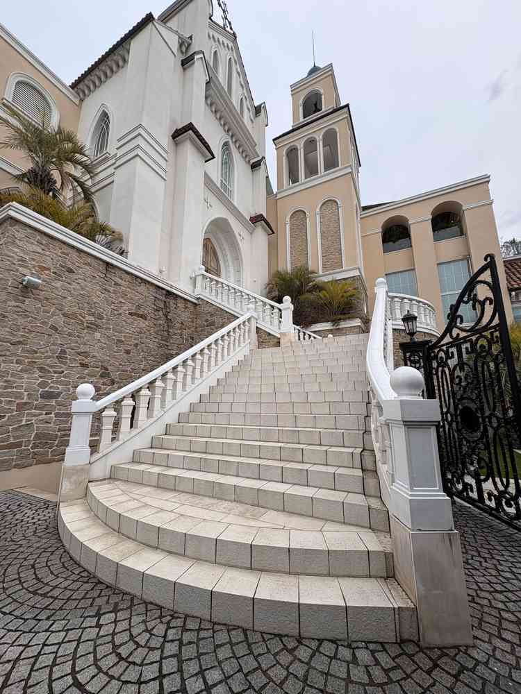 曇りの時に行きました。それでも、大階段のインパクトは素晴らしかったです。