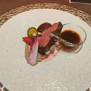 お肉はヒレを使用しており脂質が少なく美味しかったです。