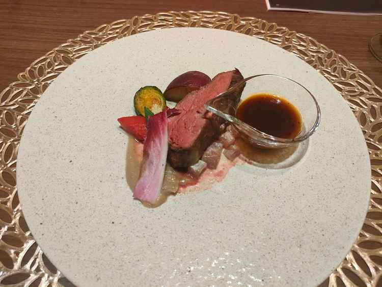 お肉はヒレを使用しており脂質が少なく美味しかったです。