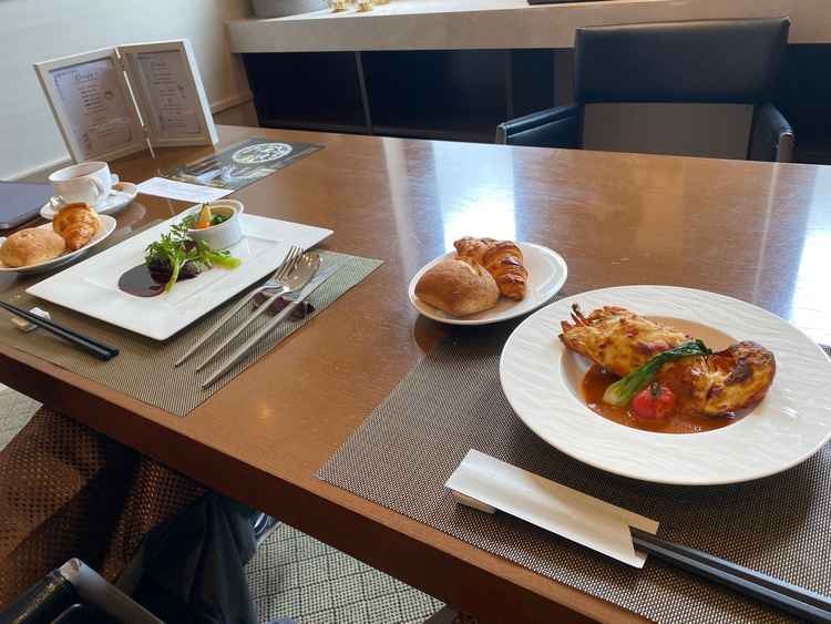 メインはお肉料理とお魚料理をシェアする形でどちらも試食させていただきました！