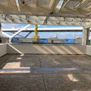 広いテラスがありました。