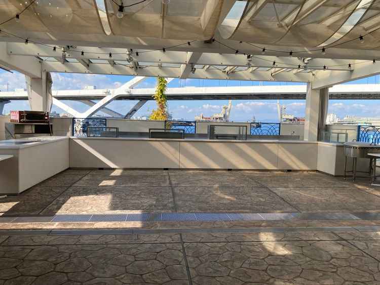 広いテラスがありました。