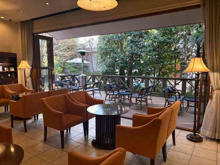 ゲスト待機所。景観に緑があり落ち着いた雰囲気であった。