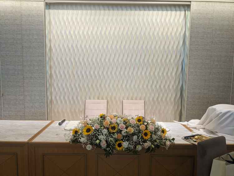 披露宴会の新郎、新婦の席です。フロア毎に広さと内装が大きく異なり、自分たち好みの披露宴会場が選べる。