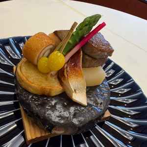 メインにお肉もお魚も出てきてよかったです。品物のアレンジは可能だそうです