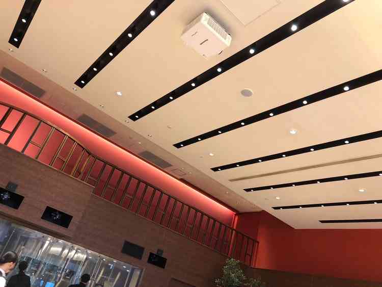 2階に入場口がありました。お色直しの後は2階から入場したいと思っていたので、好印象でした。