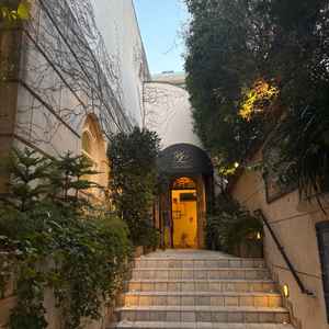 会場入り口。あたたかな光が素敵でした。