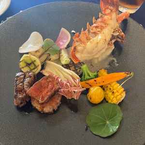 野菜ソムリエがいて、野菜料理に力を入れているそうです。