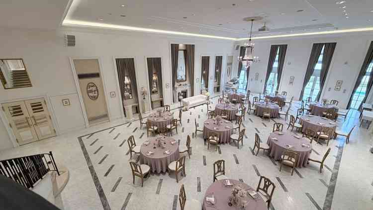 披露宴会場を上から撮った写真です