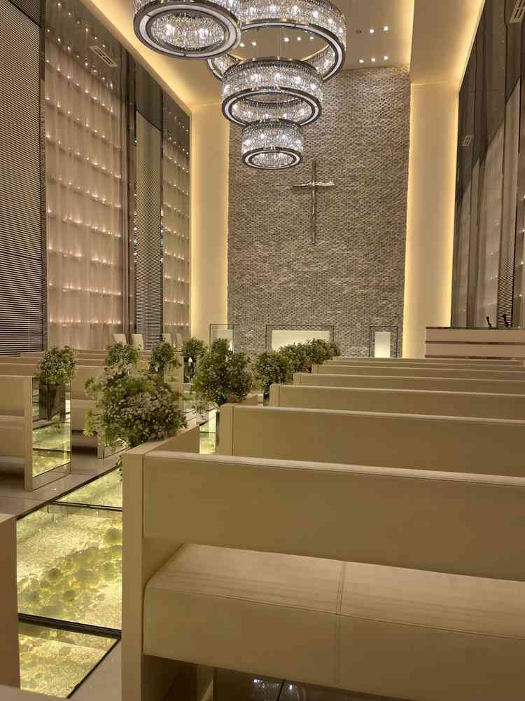 チャペルがガラス出てきててすごくて綺麗でした