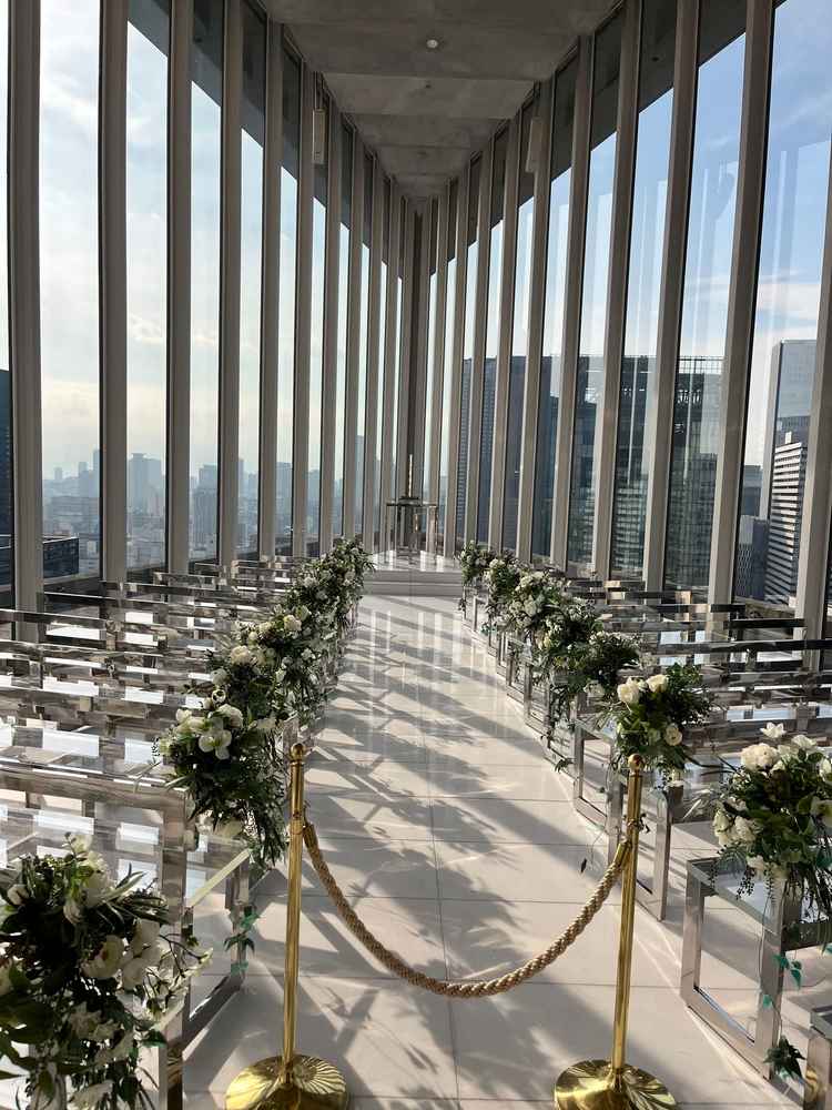 三角形になっている珍しいチャペル。光の入り方が素敵でした。