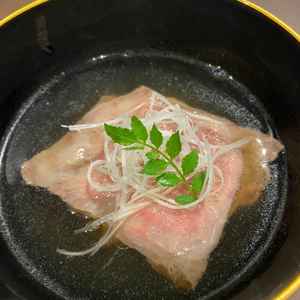 試食でいただいた豆腐とすき焼き肉です。