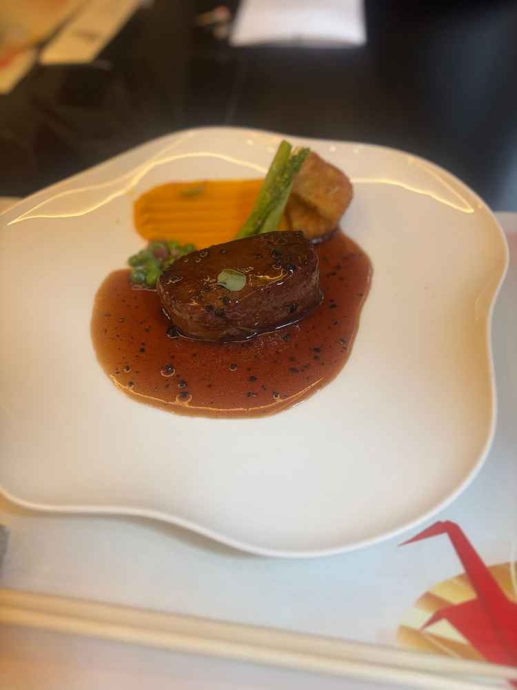 試食２品目の牛フィレステーキです。ちょうど良い焼き加減でお肉も柔らかくとても美味しかったです。