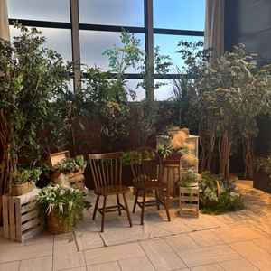 各披露宴会場専用備え付けのガーデンは全天候型で室内にありデザートビュッフェが楽しみになりました。