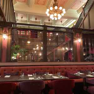 内観(1階からの雰囲気)