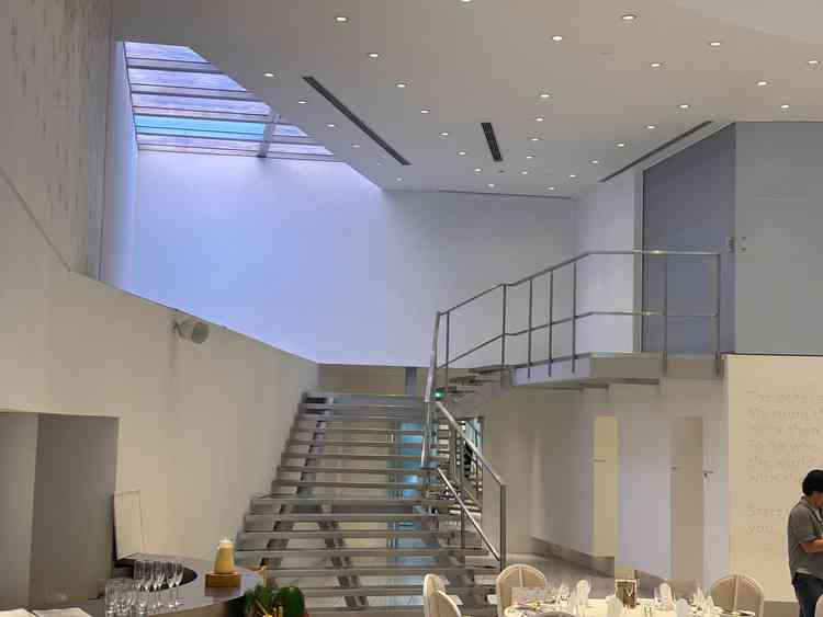 披露宴会場の階段