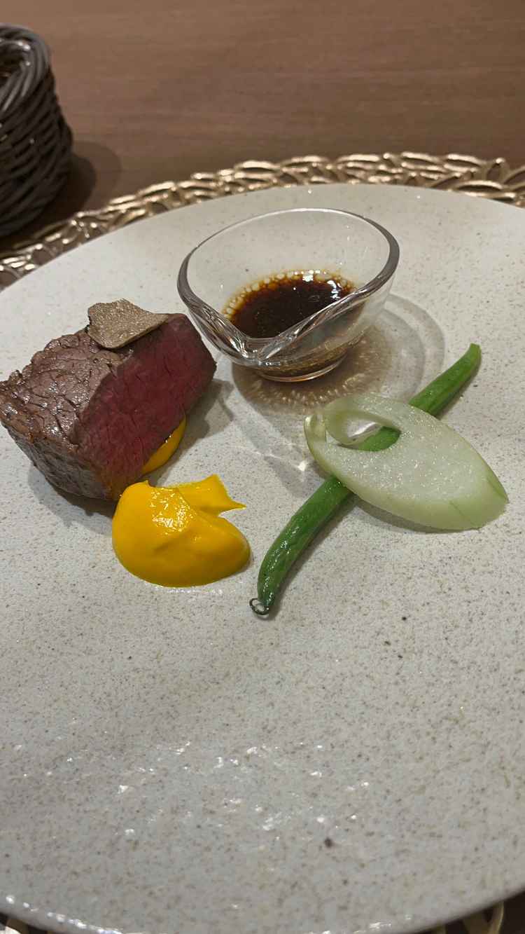 メインの肉料理