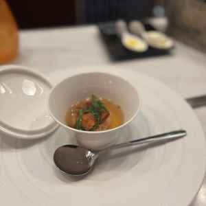 フルコース試食の鰻茶漬けです。浜松の名物である鰻も出すこともでき、開催地の色も出せると思いました。