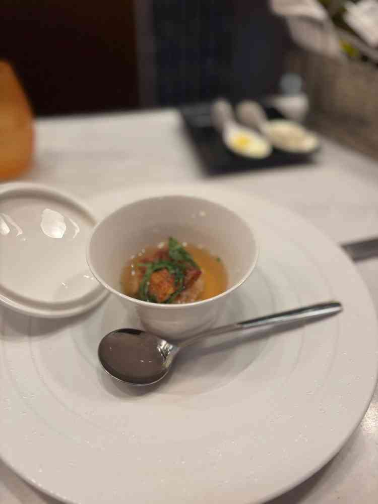 フルコース試食の鰻茶漬けです。浜松の名物である鰻も出すこともでき、開催地の色も出せると思いました。