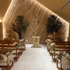 とてもあたたかみのある挙式会場で、最初にこちらをみた時に見学したいと思いましたが、思った通りの素敵な