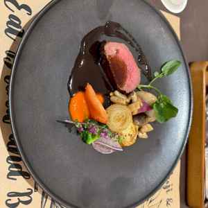 とても柔らかいお肉で美味しかったです。特にスープが美味しく衝撃でした。