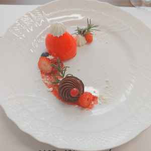 コース料理のデザート（クリスマス仕様）