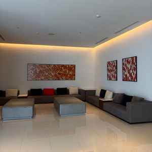 挙式までの待合室。かなり広々しており過ごしやすそう。