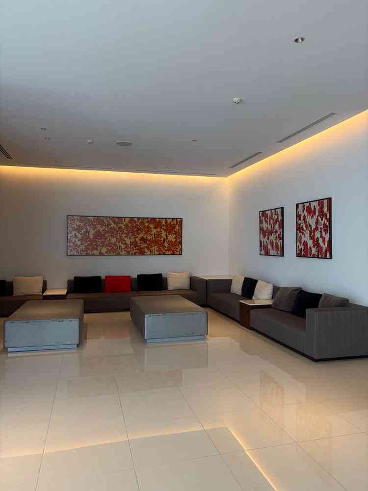 挙式までの待合室。かなり広々しており過ごしやすそう。