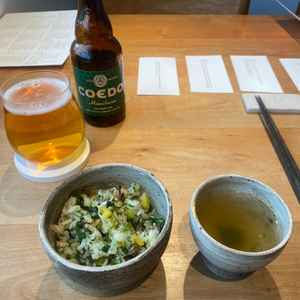 ウェディングケーキではなく同じ釜の飯を食べるというところから釜飯をゲストに振る舞うのも素敵