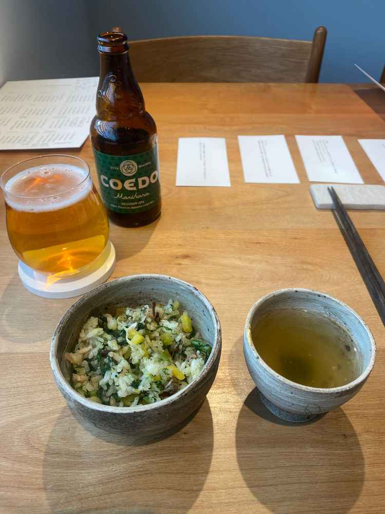 ウェディングケーキではなく同じ釜の飯を食べるというところから釜飯をゲストに振る舞うのも素敵