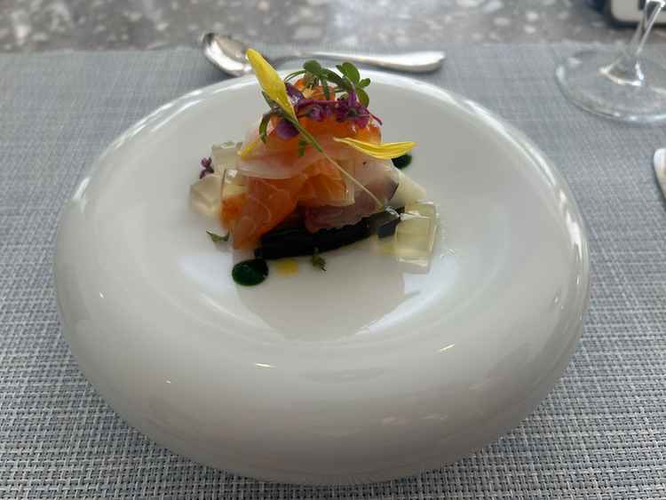 お魚料理です。ジュレが美味しかったです。