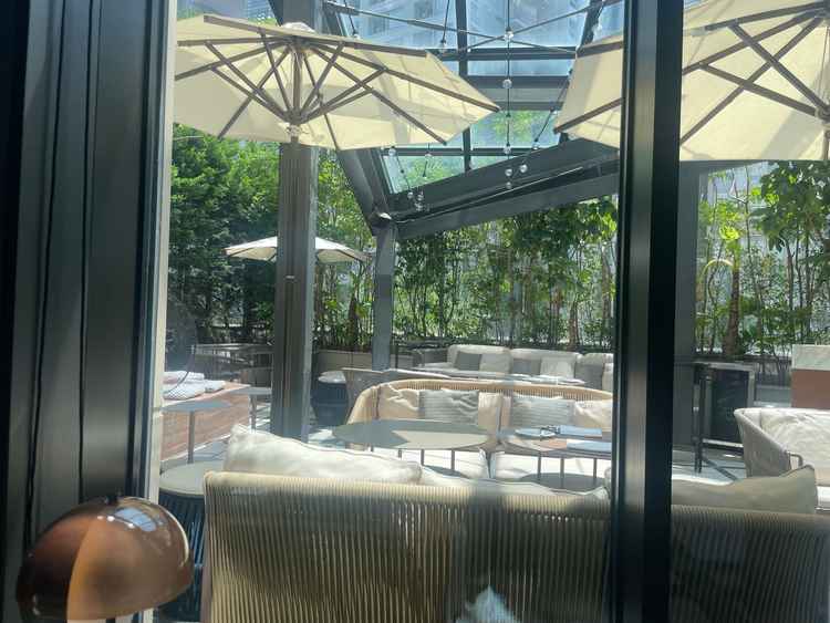 2階レストラン　テラス部分