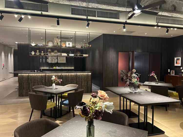 少人数向け、ガーデン付きの披露宴会場。