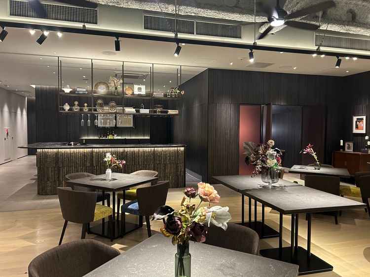 少人数向け、ガーデン付きの披露宴会場。