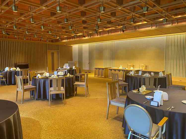 和モダンというテーマで作られているということもあり、和装・洋装どちらも映える設えだと感じました。