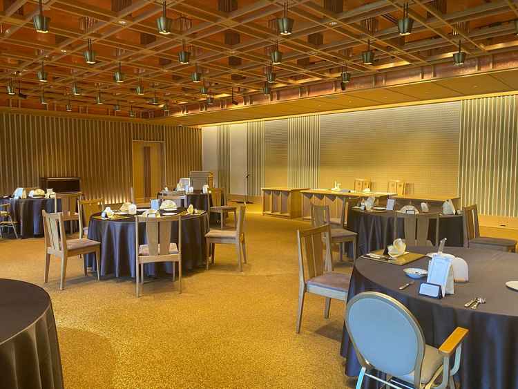 和モダンというテーマで作られているということもあり、和装・洋装どちらも映える設えだと感じました。