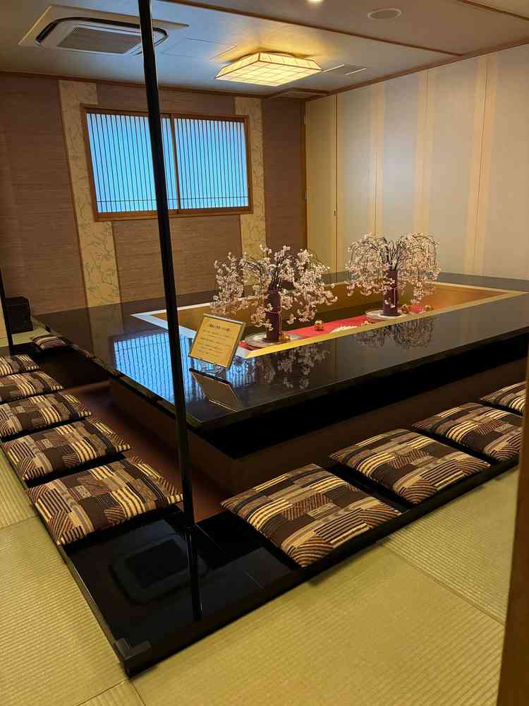 親族待合室、和風で綺麗だった