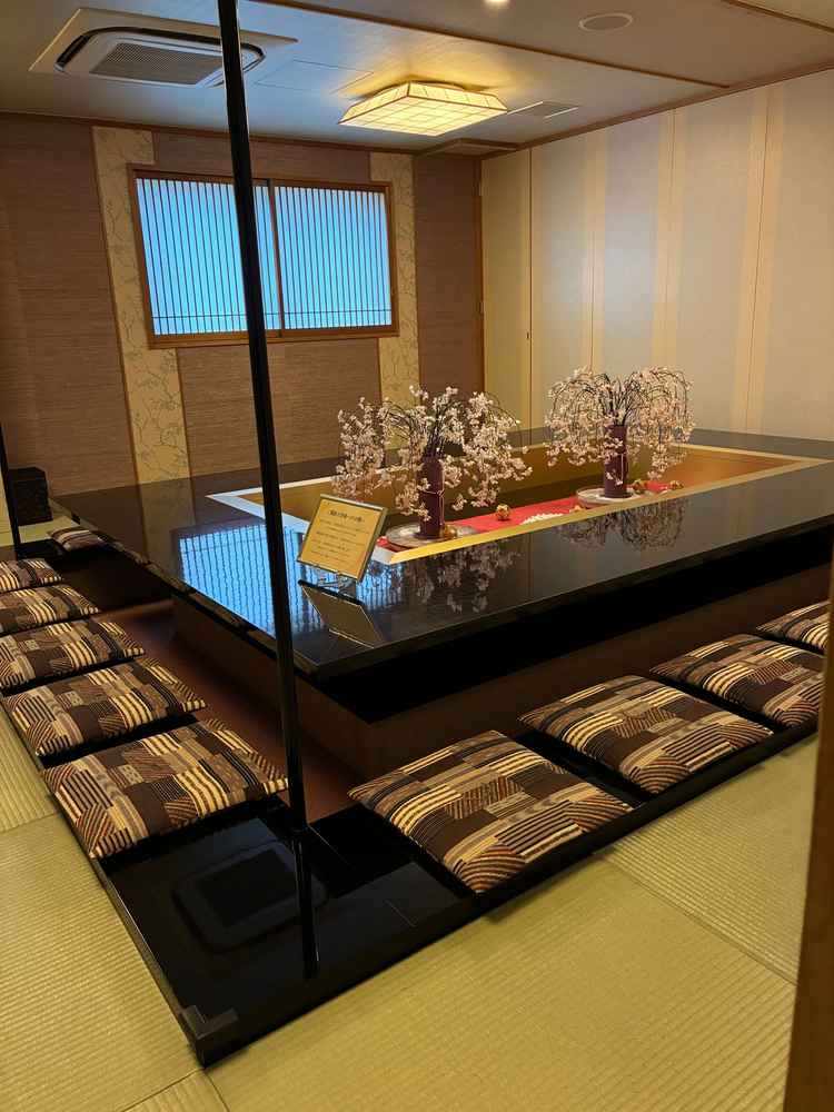 親族待合室、和風で綺麗だった