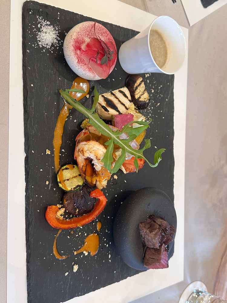 たくさんの野菜が使われており、彩りがよく美味しかったです。