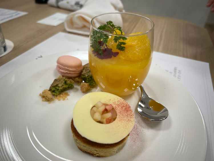試食会のスイーツ