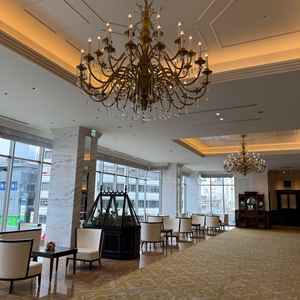 披露宴会場前の待合室。広くてゆっくりできる空間だった