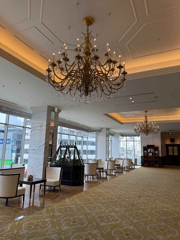 披露宴会場前の待合室。広くてゆっくりできる空間だった