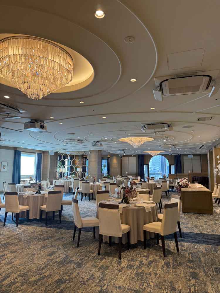 落ち着いた雰囲気の披露宴会場でした