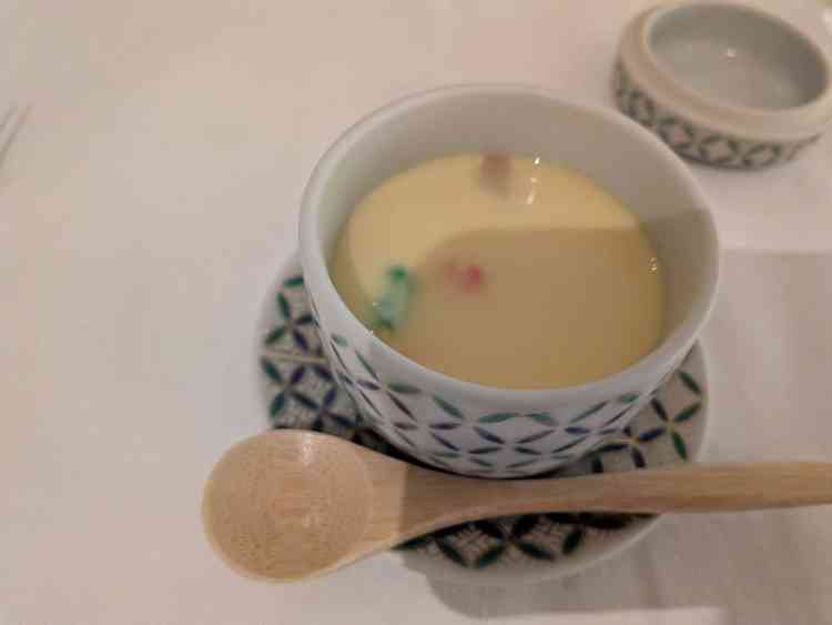 創世自慢の茶碗蒸し。ご高齢の方にも喜んでもらえる美味しさでした。