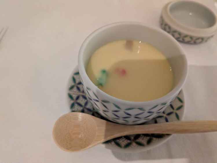 創世自慢の茶碗蒸し。ご高齢の方にも喜んでもらえる美味しさでした。