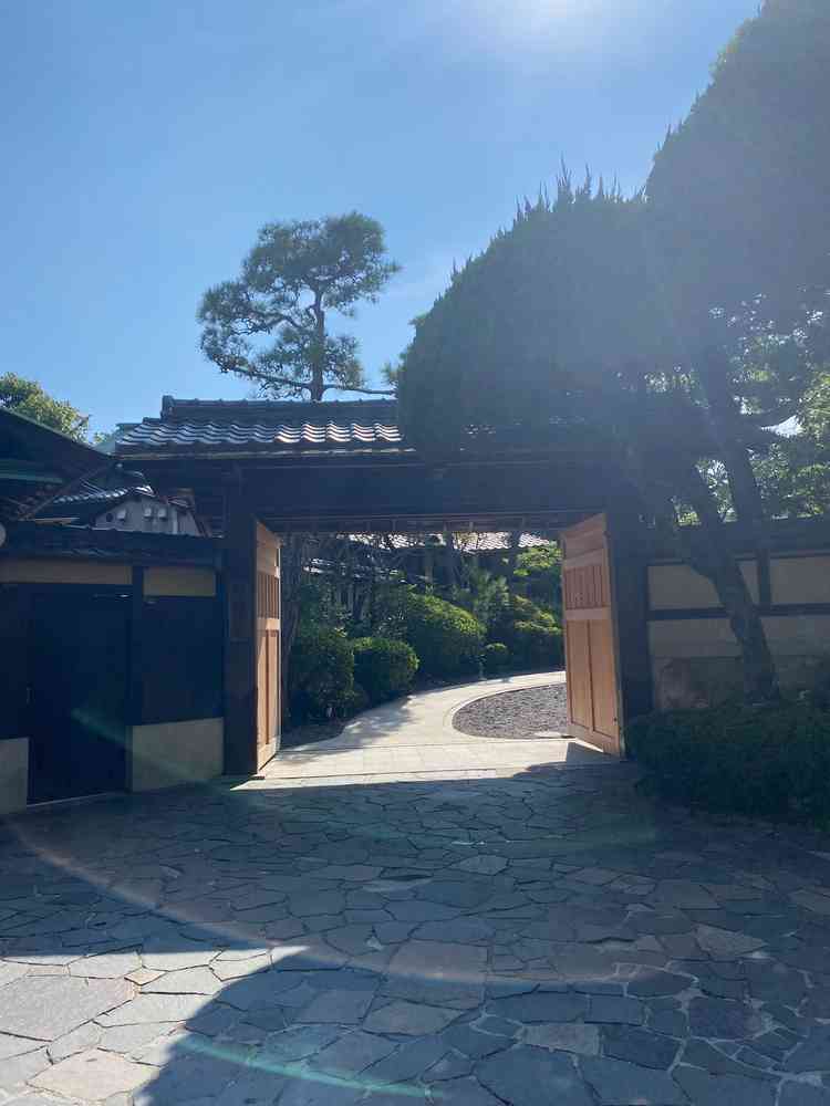 入り口は迫力があり、写真映えもしそう