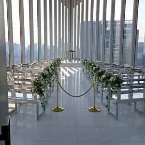 視界いっぱいに眩い光と大阪の街並みを一望できる大パノラマに感動。空中に浮いているような感覚にびっくり